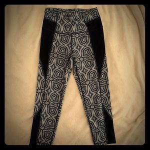 Athleta yoga pants - capri